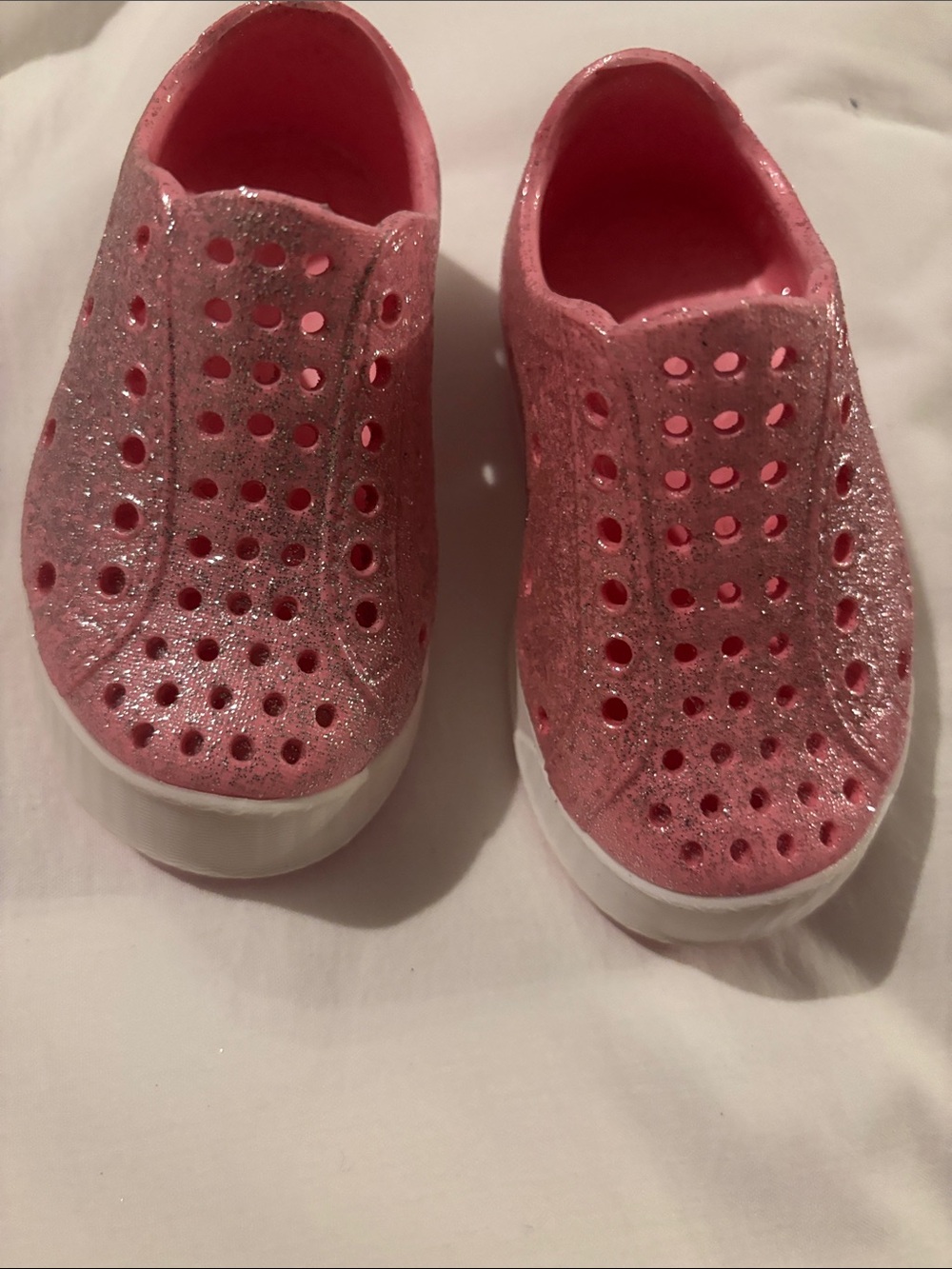 NWOT Shooshoos  Kids Pink Glitter Slip-On Water-Friendly Shoes